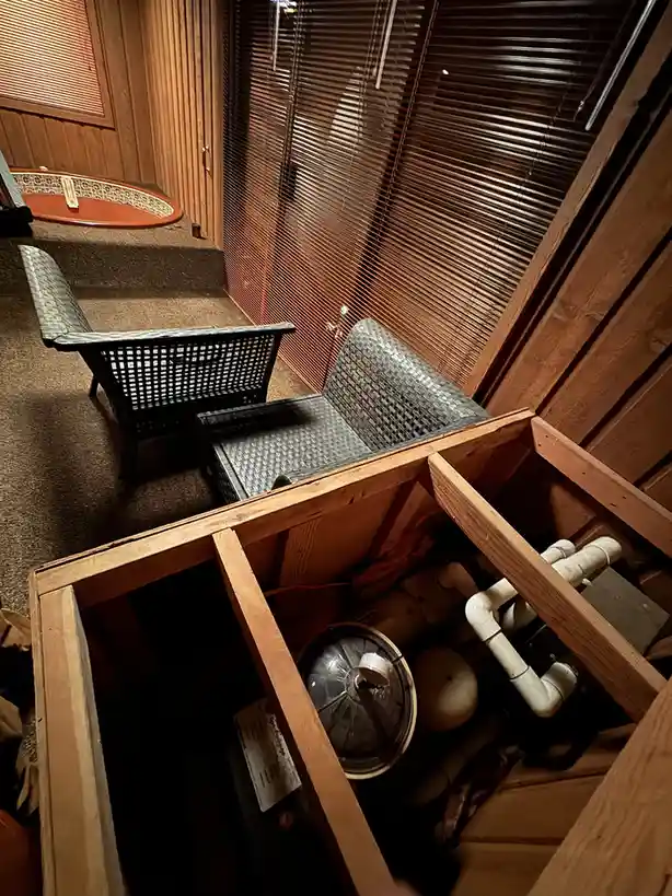 A Wild Ride Through Time: Hot Tub Time Machine
