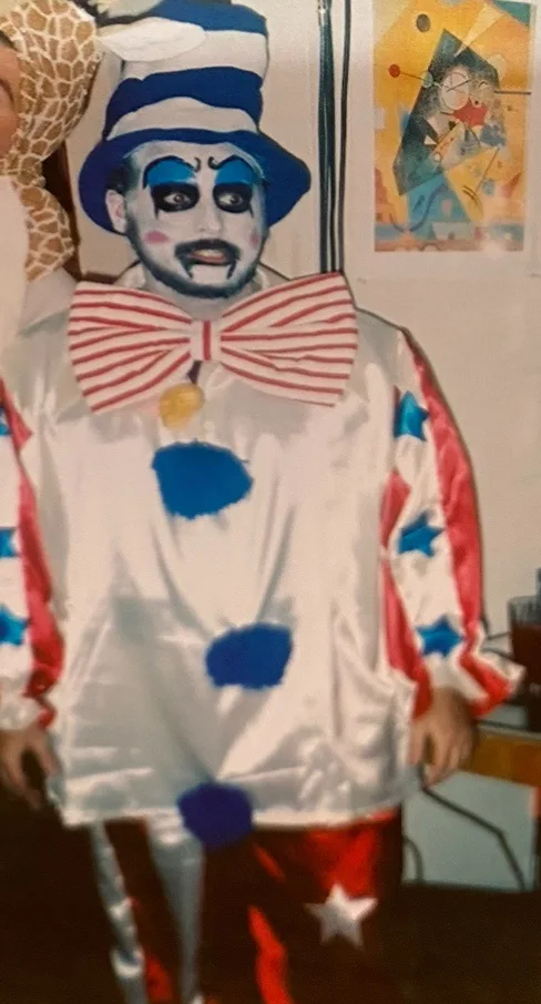 Convince Me: Why Clowns Aren't Scary?