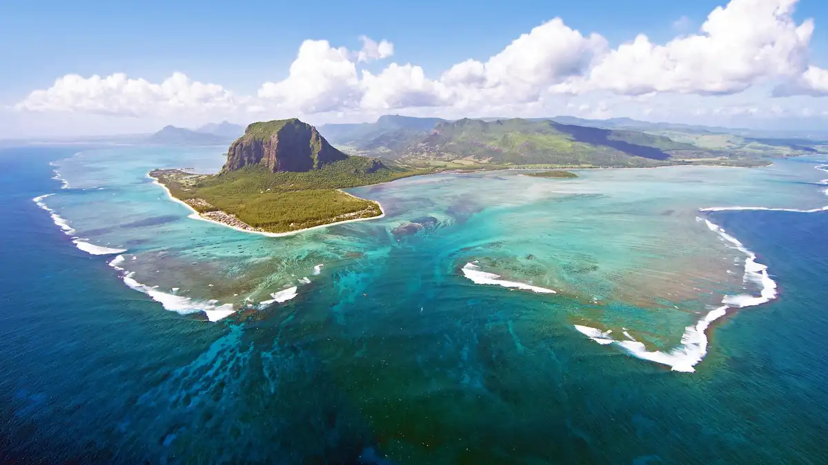 In the 18th century, Le Morne, a Mauritian monolith, was a refuge for those fleeing the Dutch slave trade. Home to an…
