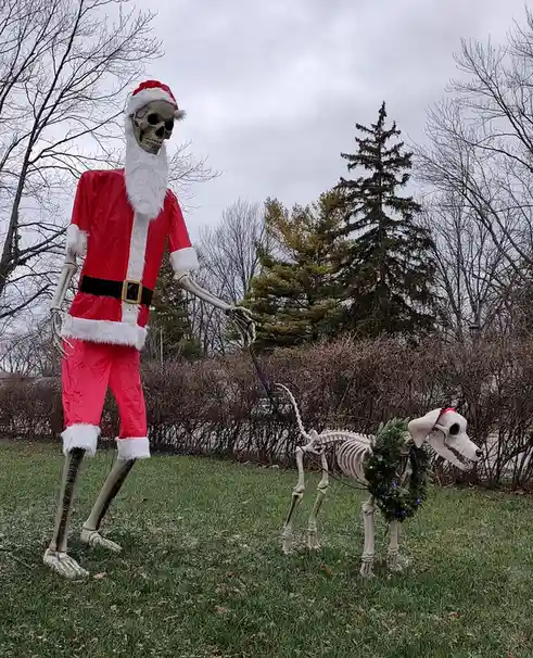 Holiday decorations in Upper Arlington