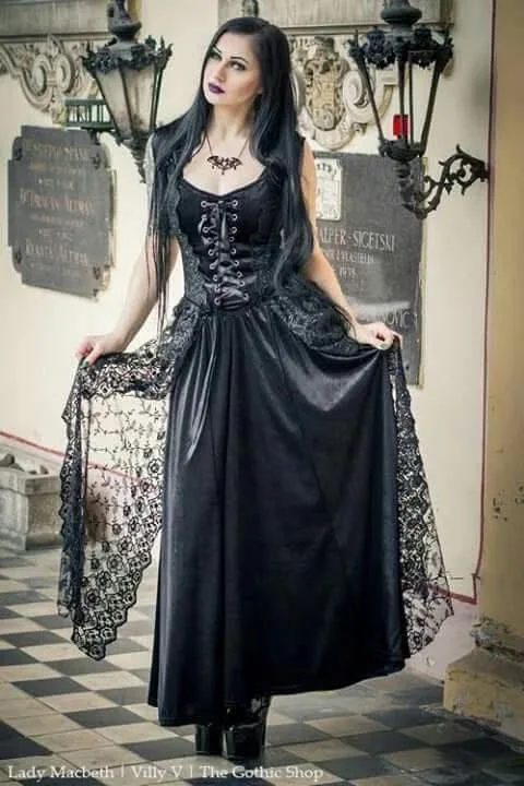 Elegance in a Pretty Dress