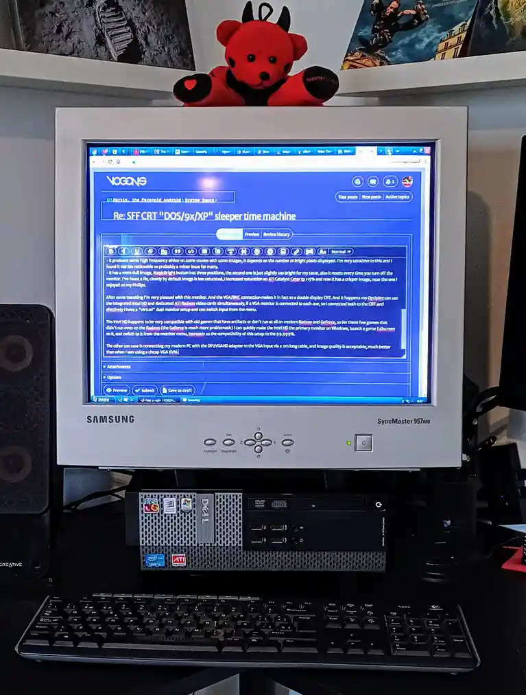 A Samsung SyncMaster 957MB CRT monitor displays a VOGONS forum post titled 'Re: SFF CRT "DOS/9x/XP" sleeper time machine,'…