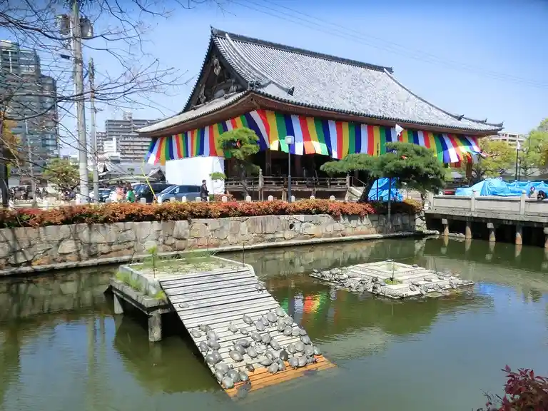 A snapshot from April 2015 in Osaka.