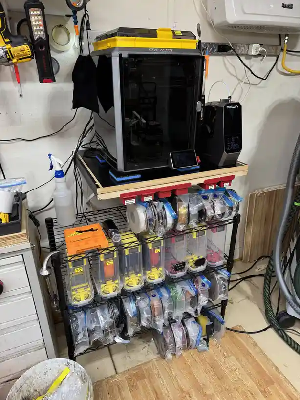 Organized 3D Printer Filament Storage for Effortless Access